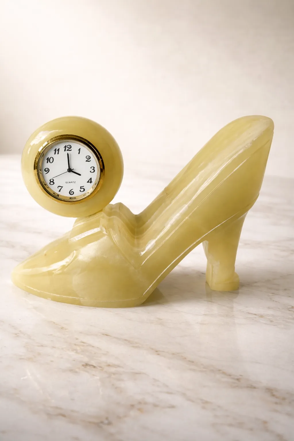 Onyx Shoe Clock